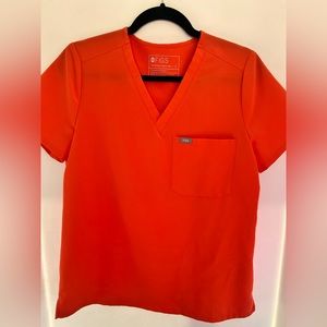 Figs Sunset orange Catarina basic scrub top